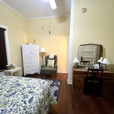 Grady House Bed & Breakfast-3